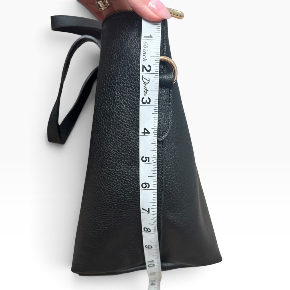 Cuyana Classic Zipper Tote Crossbody Stap and Organizer Black Pebbled Leather - Picture 6 of 13